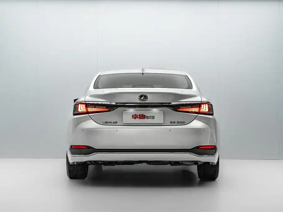 Lexus ES 2023 200 Excellence Edition фото 6