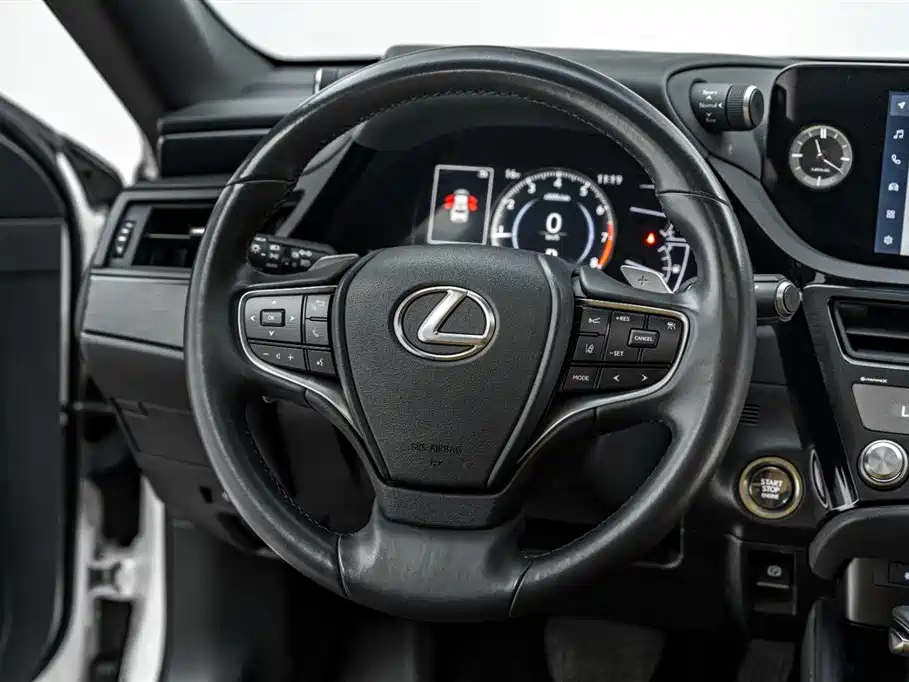 Lexus ES 2023 200 Excellence Edition фото 29