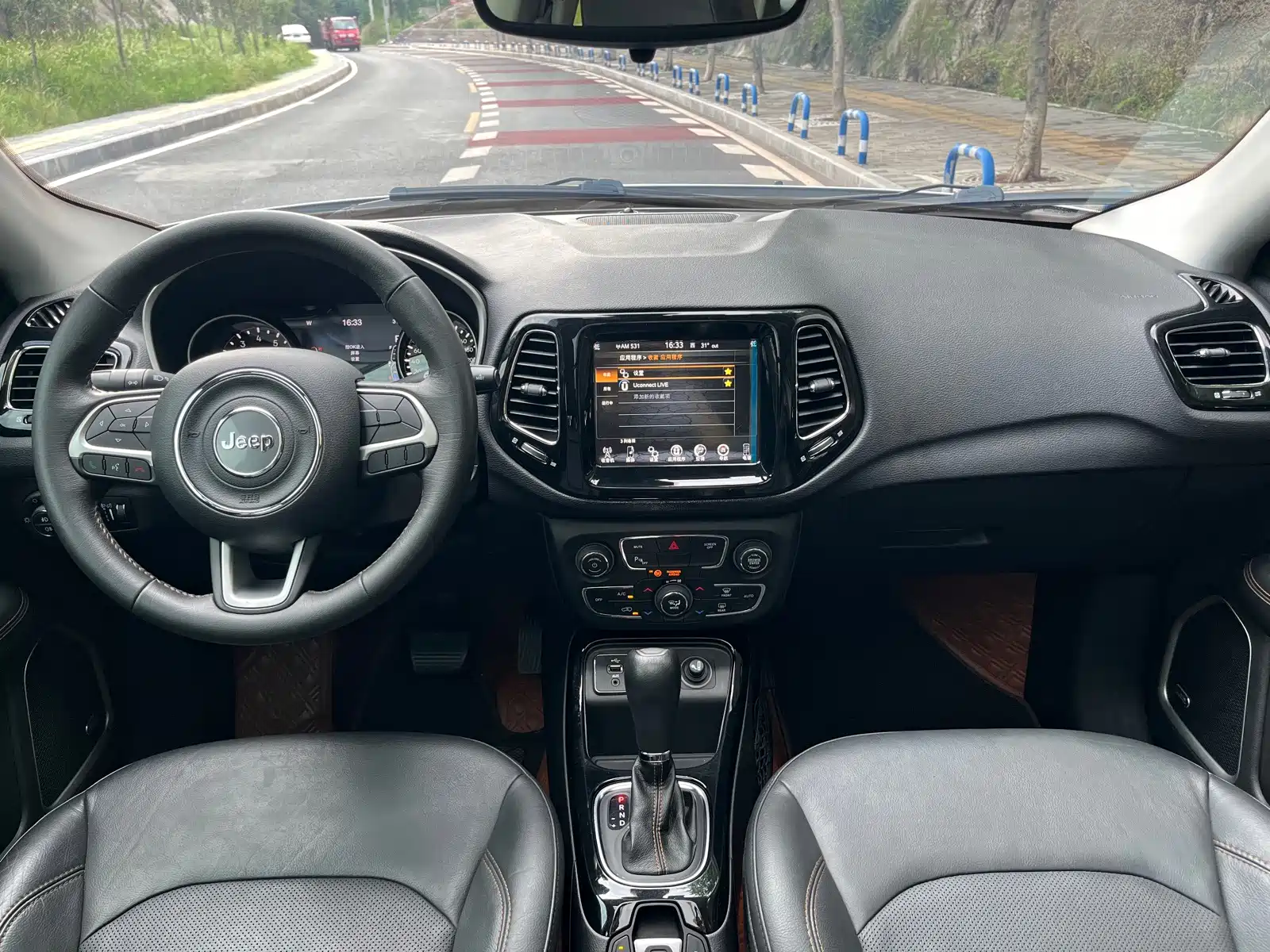 Фото 9 - Jeep Compass