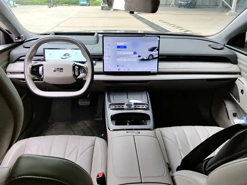 Geely Galaxy Galaxy Xingyao 8 2025 130km EM-P Starship Edition фото 10