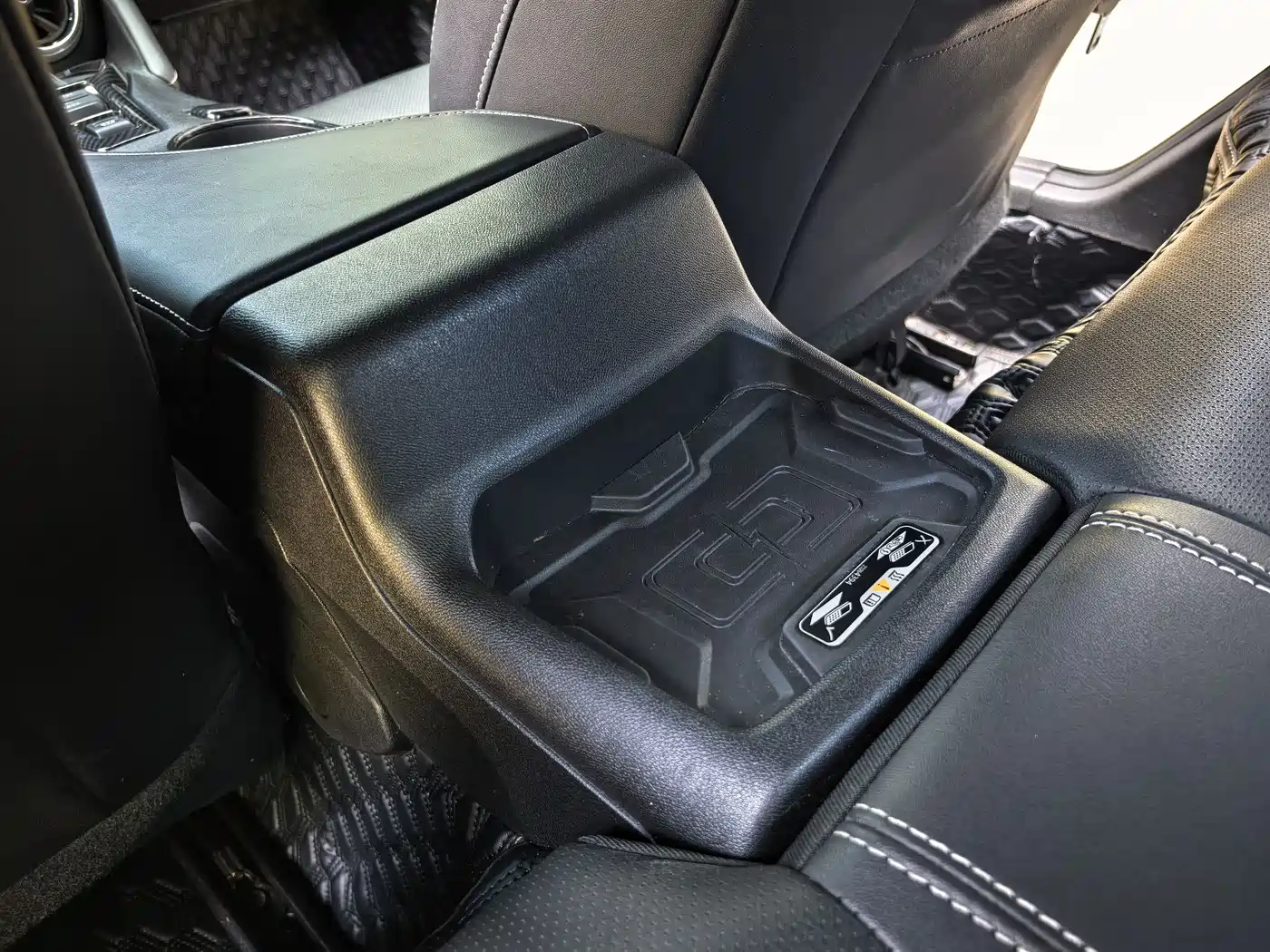 Chevrolet Camaro 2017 2.0T RS фото 11