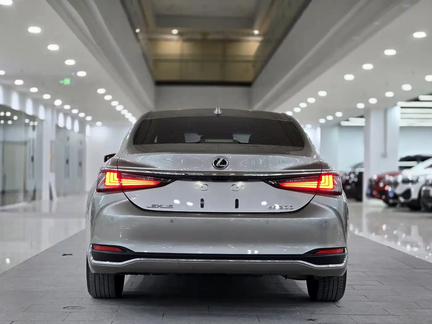Lexus ES 2024 200 Premium Edition фото 3