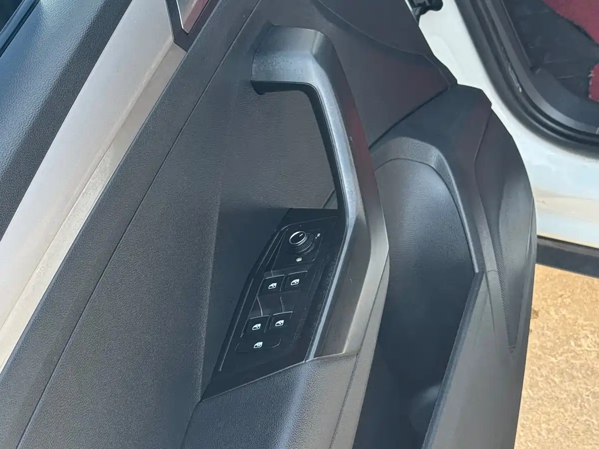 Volkswagen T-ROC 2022 280TSI DSG 2WD Elite PLUS фото 6