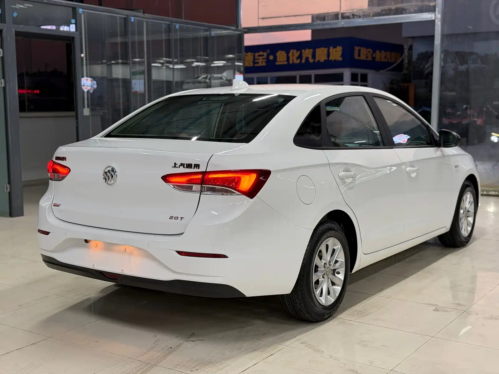 Фото 16 - Buick Excelle