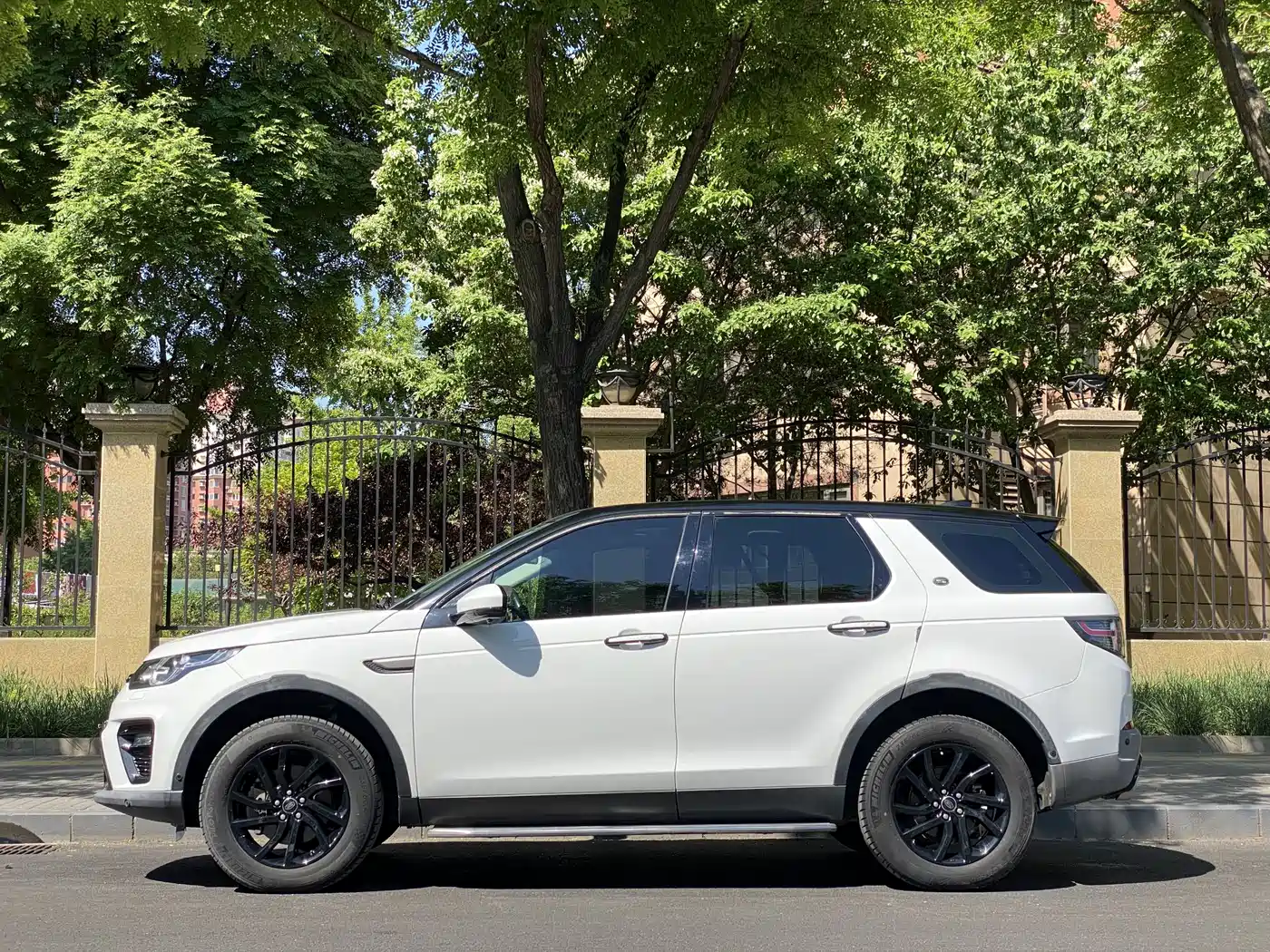 Land Rover Discovery Sport 2018 240PS SE Edition фото 3