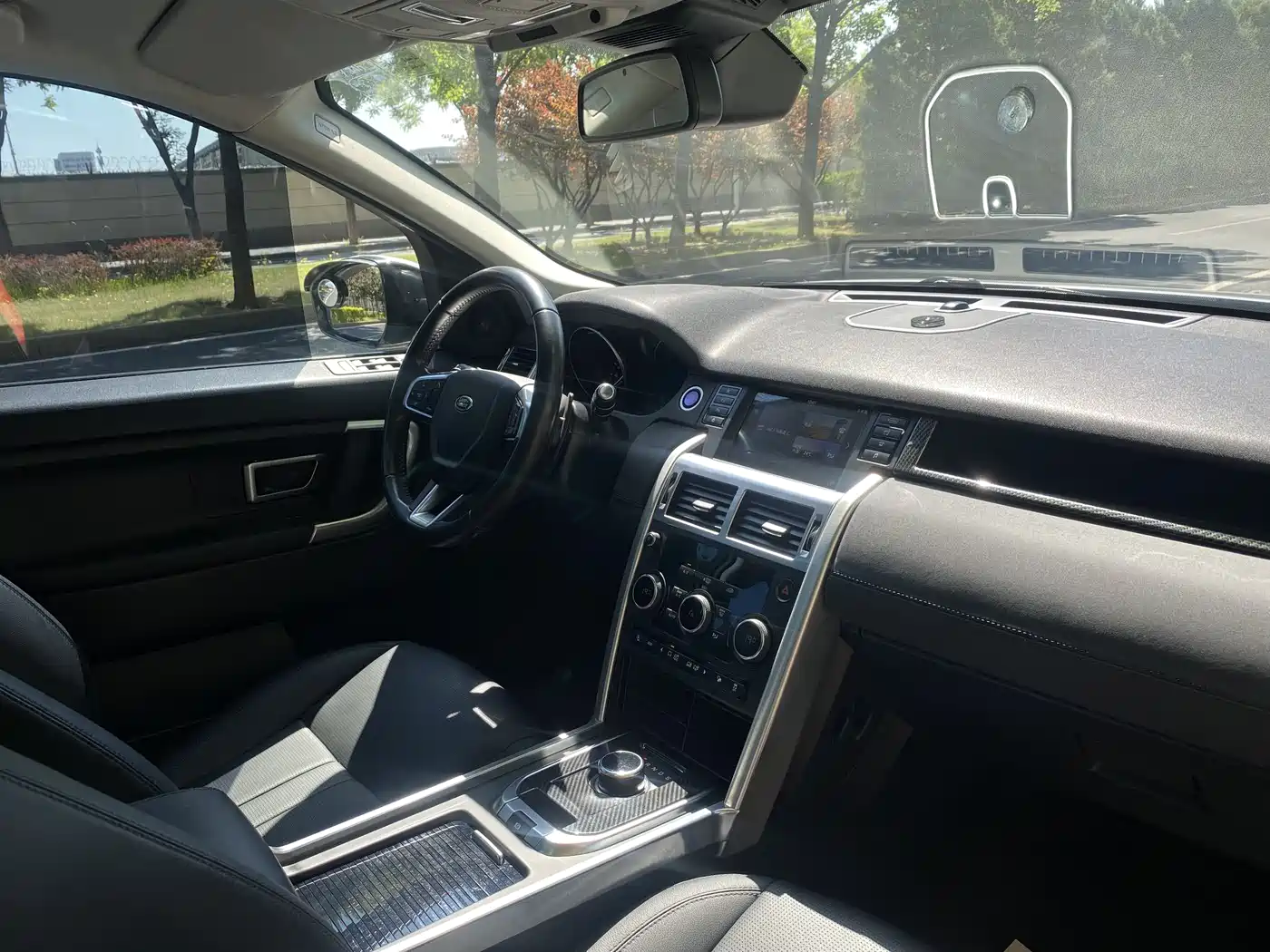 Land Rover Discovery Sport 2018 240PS SE Edition фото 15