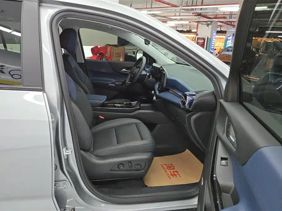 Chevrolet Equinox Plus 2024 102km RS Ultimate Edition фото 8