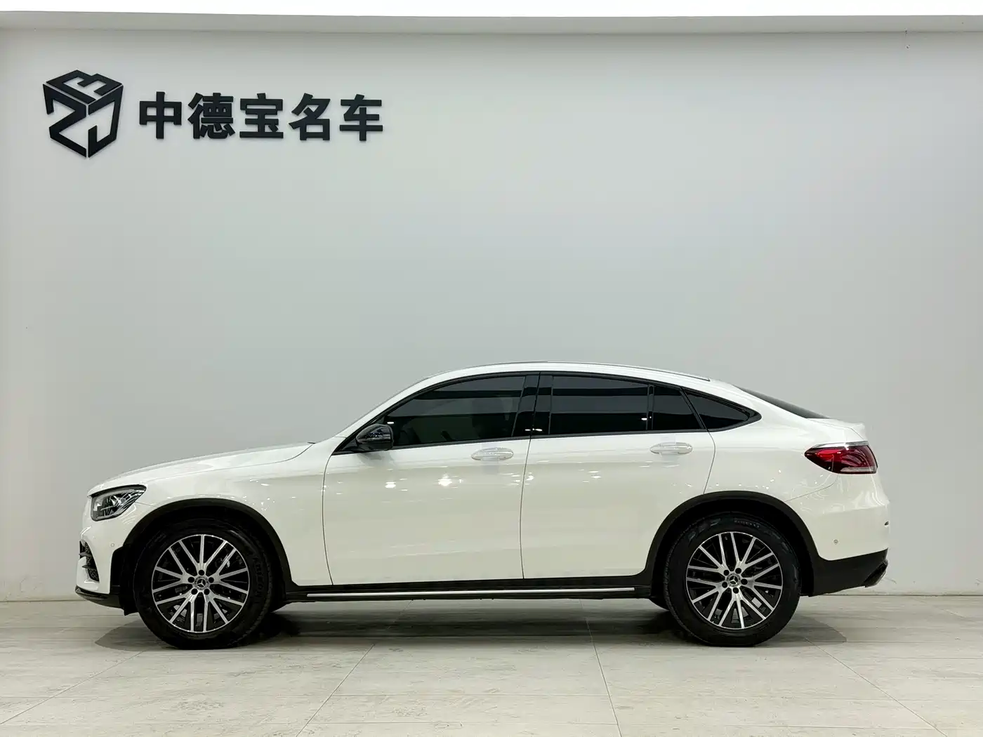 Mercedes-Benz GLC Coupe 2021 GLC 300 4MATIC Coupe SUV фото 3