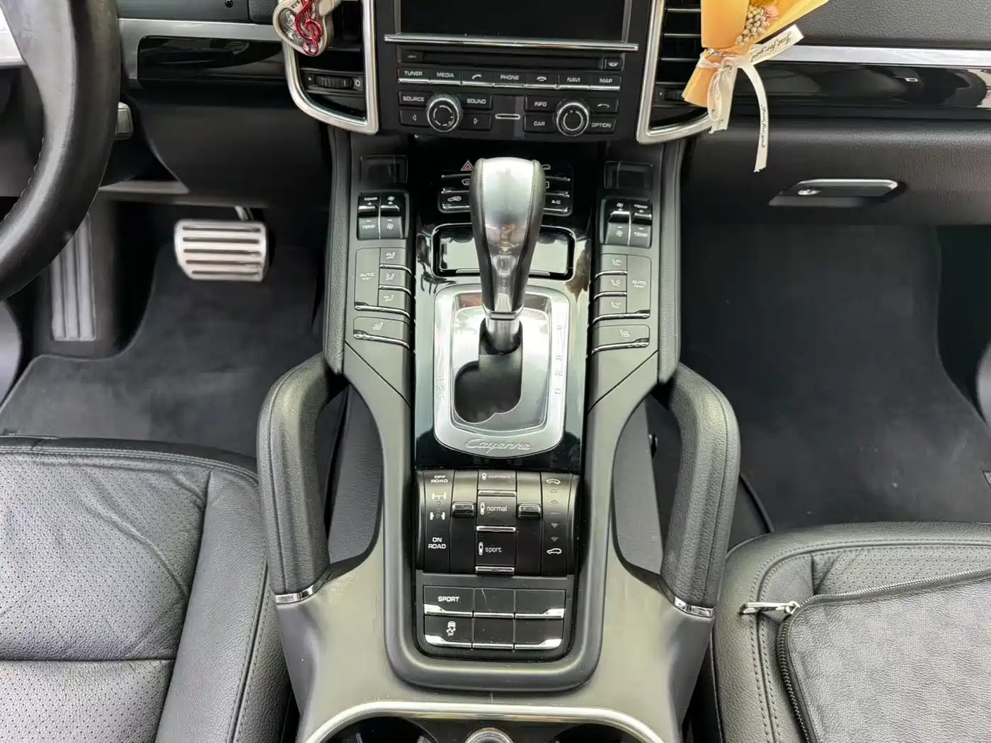 Porsche Cayenne 2014 Cayenne Platinum Edition 3.0T фото 16
