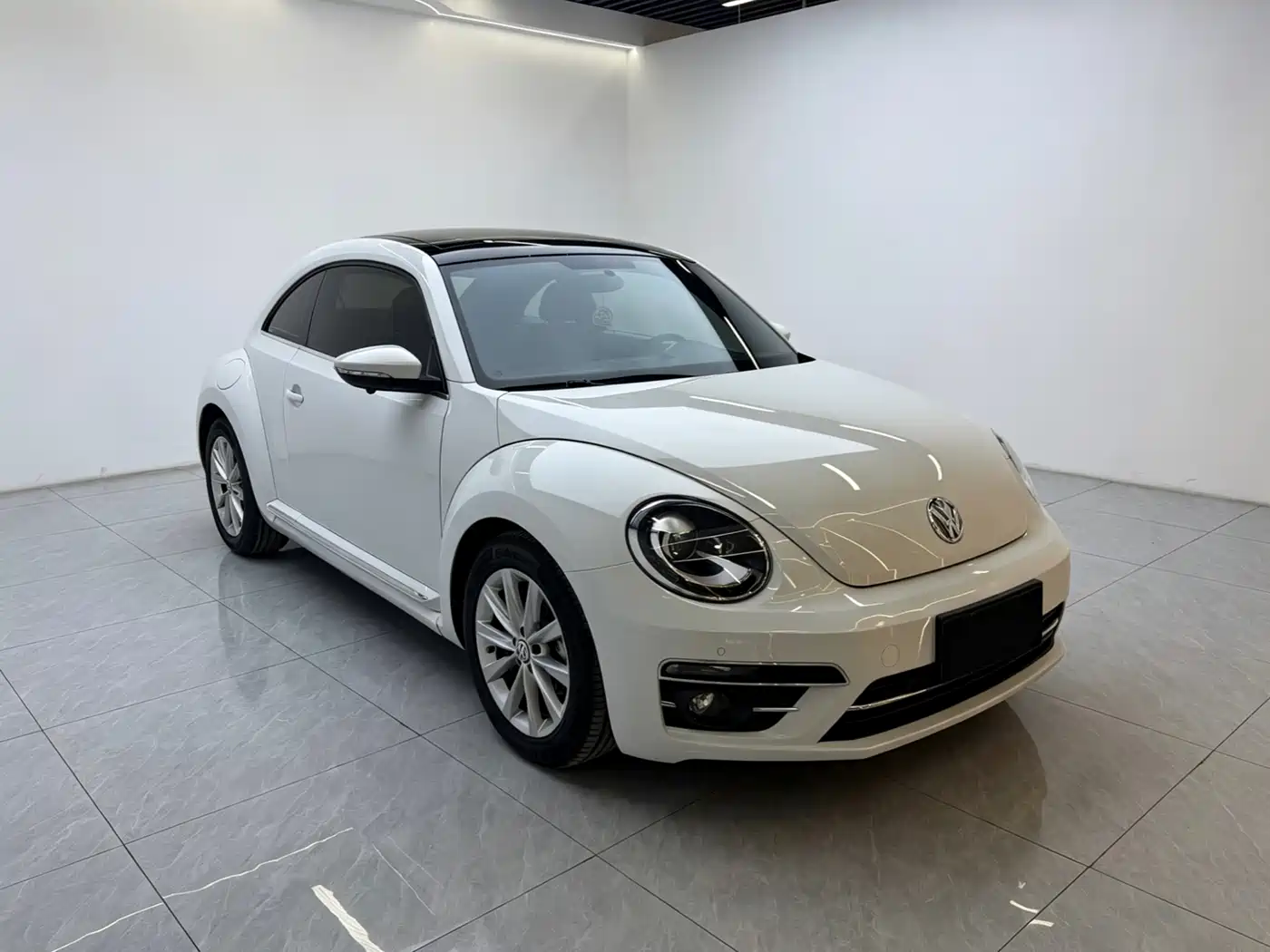 Volkswagen Beetle 2017 180TSI Style фото 2