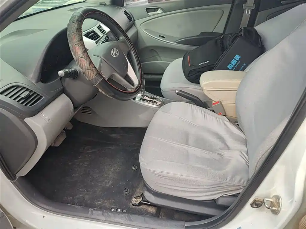 Hyundai Verna 2016 1.4L Automatic Smart GLS фото 15