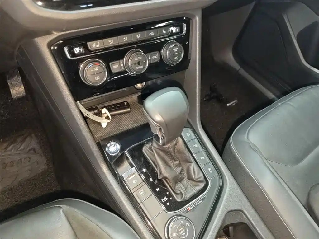 Volkswagen Tiguan L 2019 380TSI Auto AWD Smart Luxury Edition China V фото 14