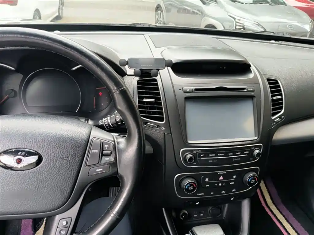 Kia Sorento 2013 2.4L 7-seat Gasoline Luxury Edition фото 10