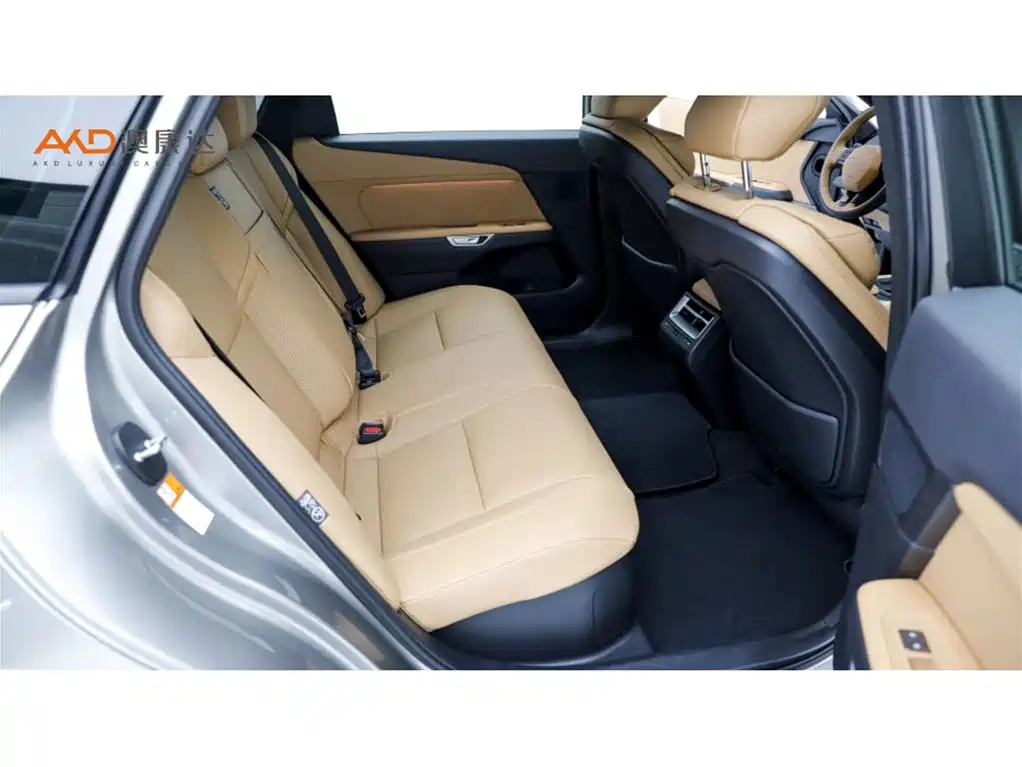 Lexus ES 2026 2025 Model 300h Base Version