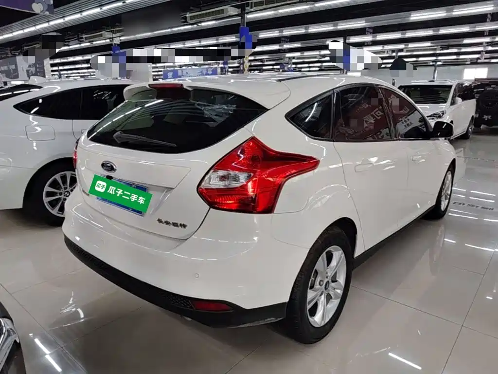 Фото 7 - Ford Focus