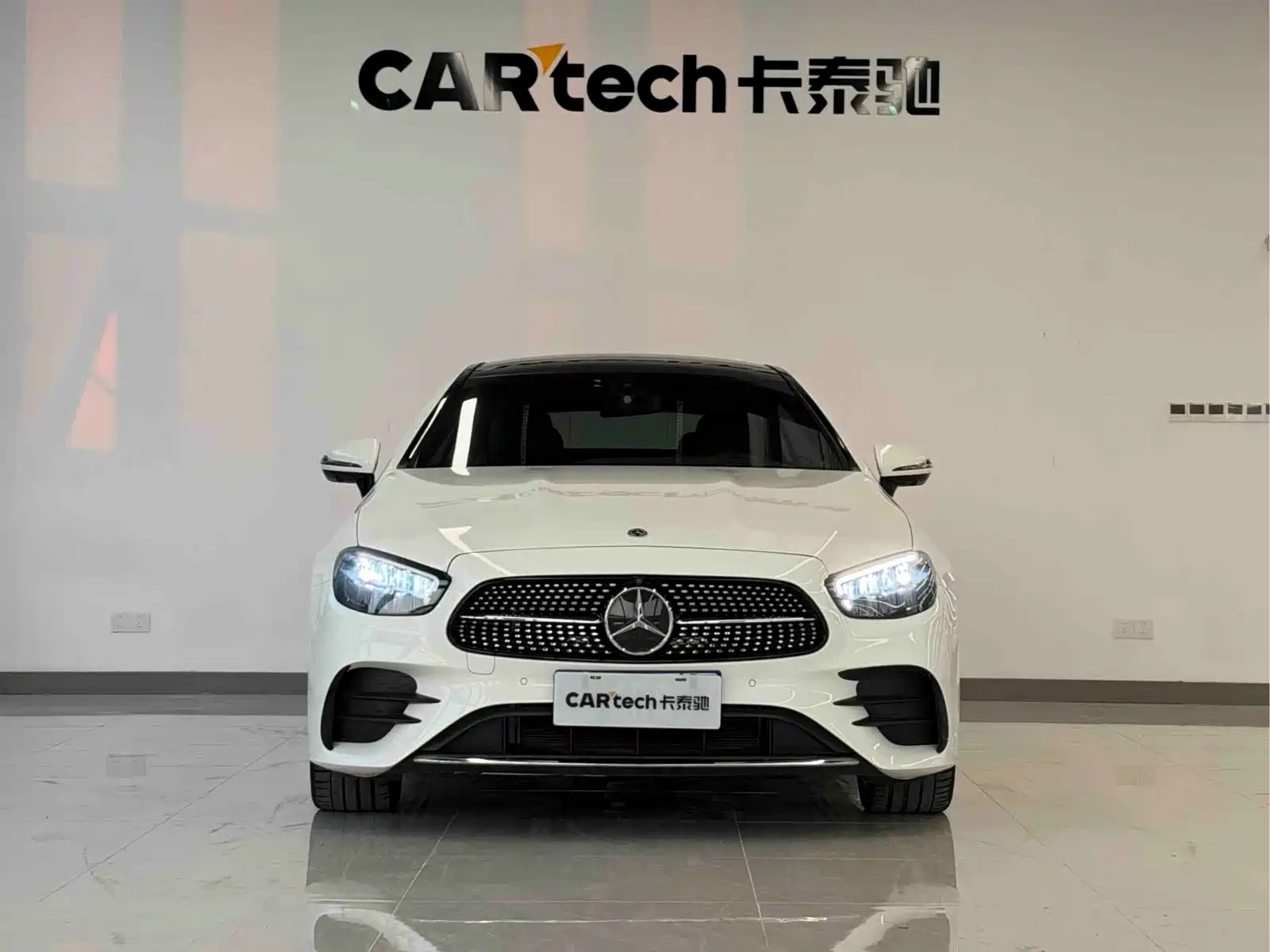 Фото 2 - Mercedes-Benz E-Class (Import)