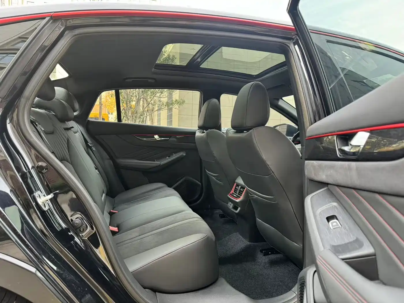 DONGFENG FENGSHEN YI HYUN MAX