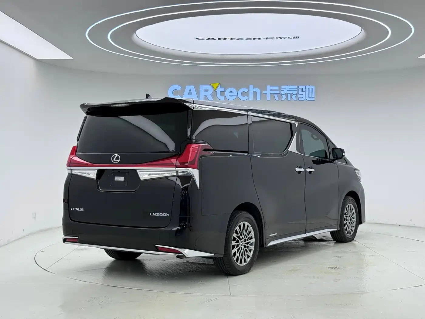 Lexus LM 2020 300h Seven-Seater Elegance Edition фото 6