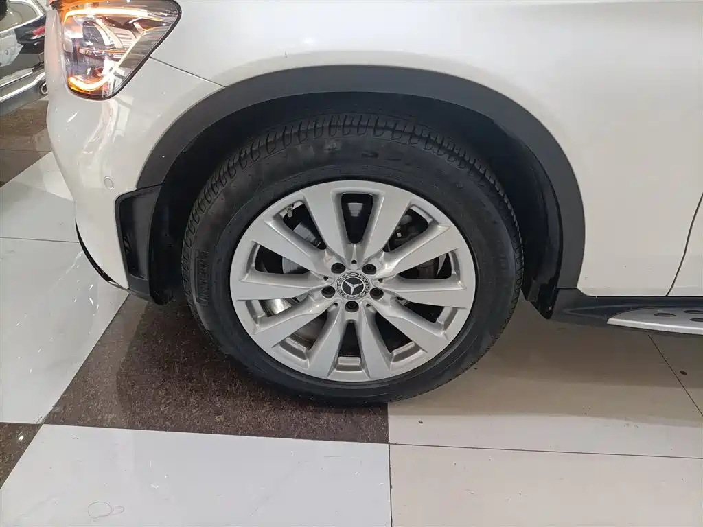 Mercedes-Benz GLC Coupe 2021 GLC 260 4MATIC Coupe SUV фото 25