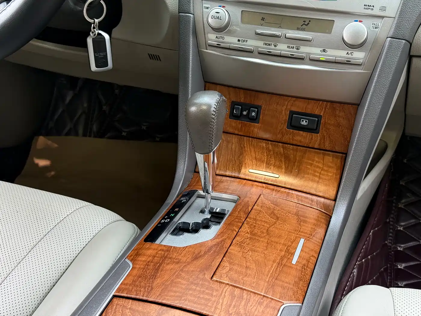 Toyota Camry 2009 Model 240G Luxury Edition фото 9