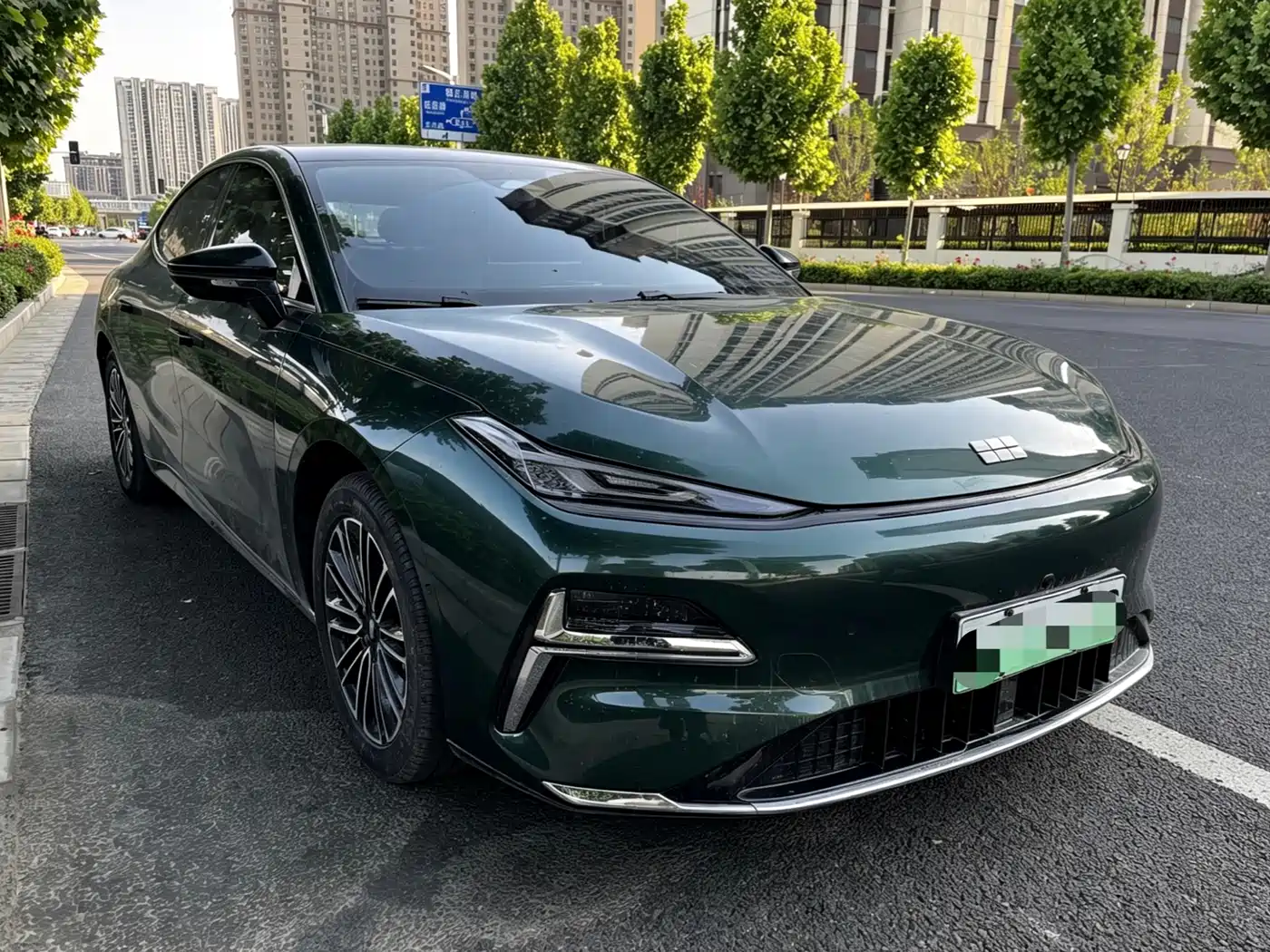 Geely Galaxy Galaxy Xingyao 8 2025 130km EM-i Premium Edition фото 3