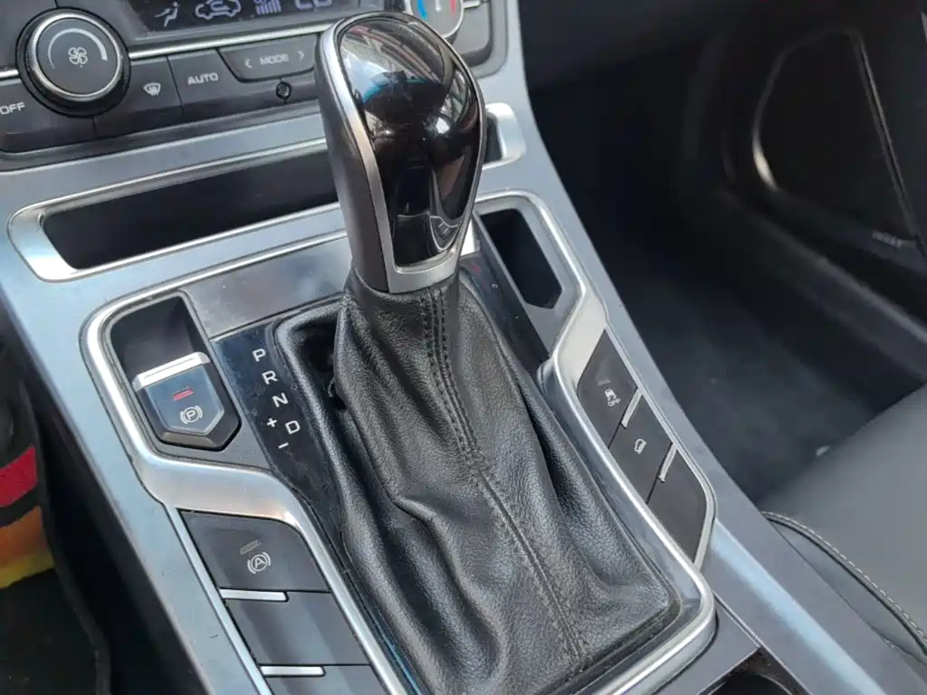 Geely Vision S1 2018 2018 1.4T CVT Sharp Enjoy