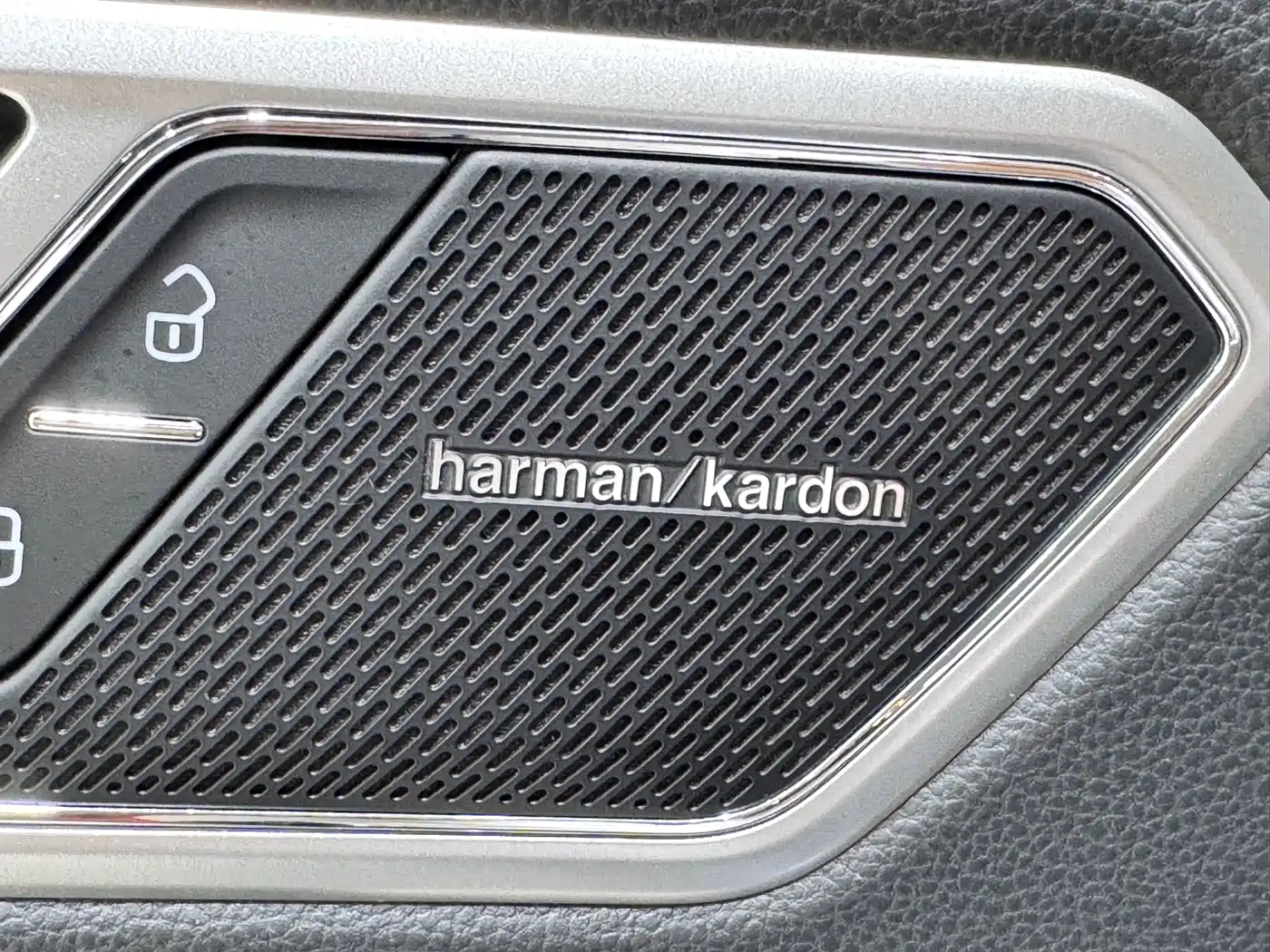Volkswagen Tiguan L 2023 380TSI 4WD R-Line Flagship 7-seater фото 15