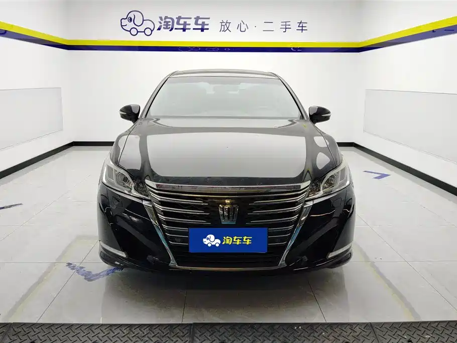 Toyota Crown 2015 2.0T Fashion фото 2
