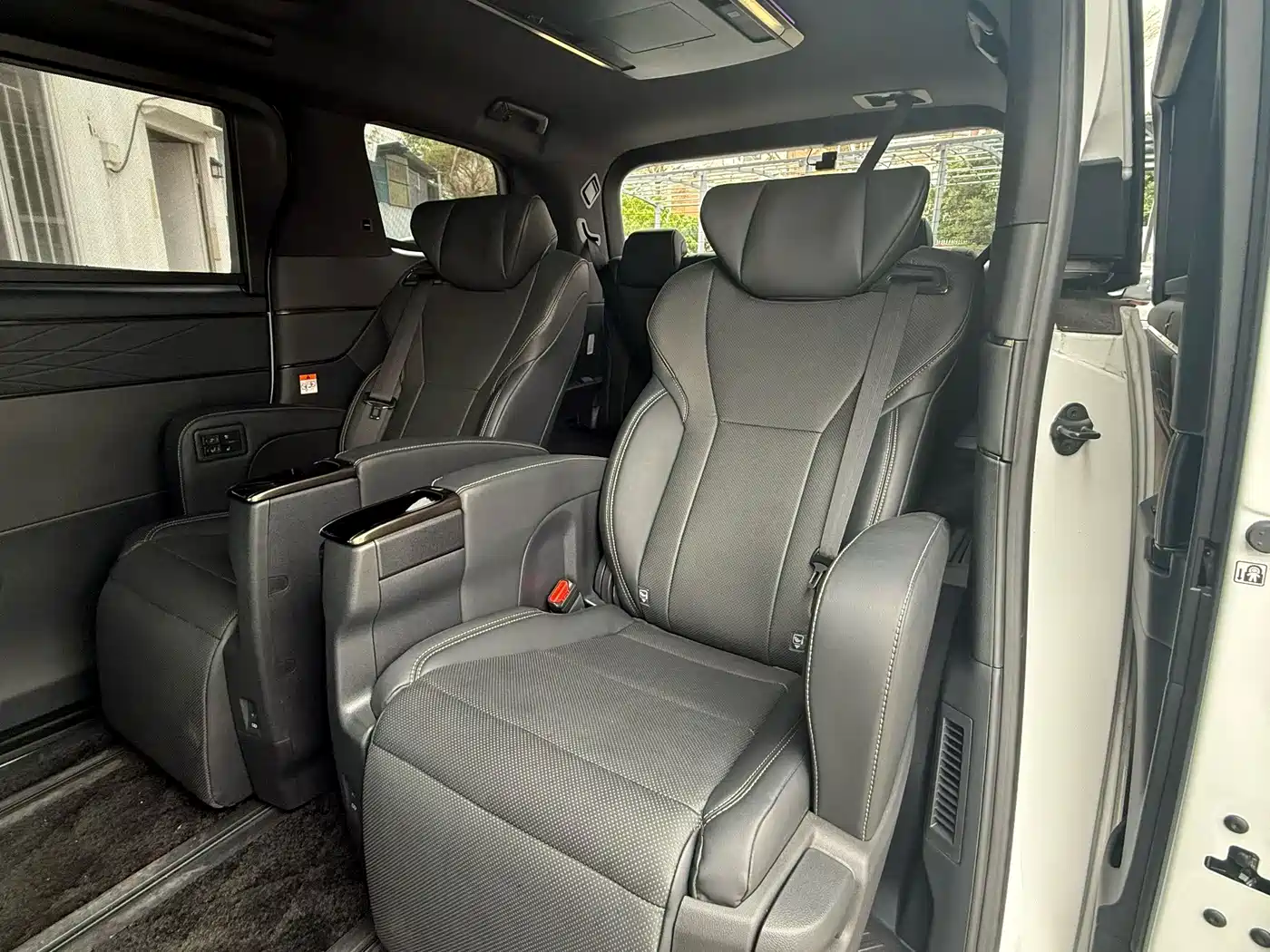 Toyota Alphard 2026 2025 Hybrid 2.5L Prestige Gold Edition