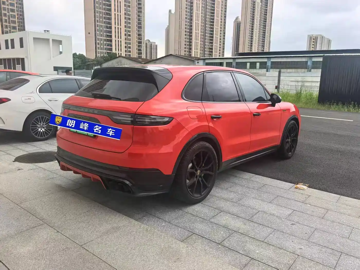 Porsche Cayenne New Energy 2023 Cayenne E-Hybrid 2.0T Platinum Edition фото 4