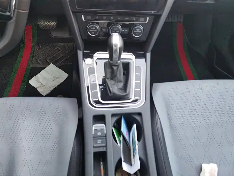 Volkswagen Magotan 2019 330TSI DSG Premium China V фото 16