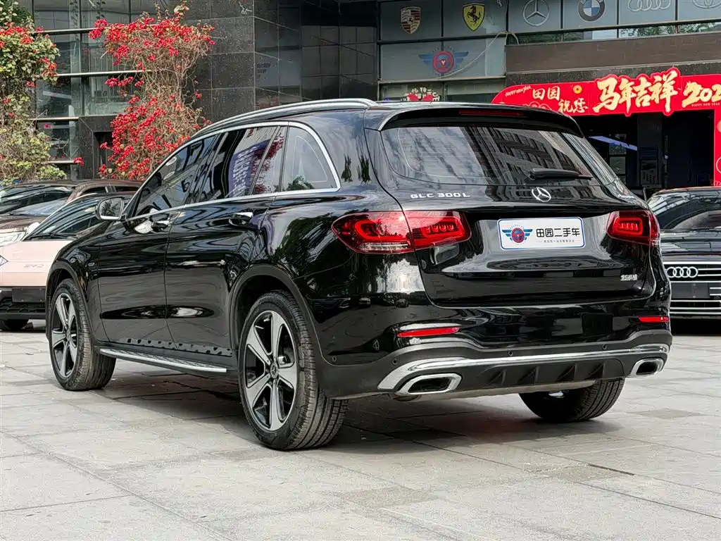 MERCEDES-BENZ GLC