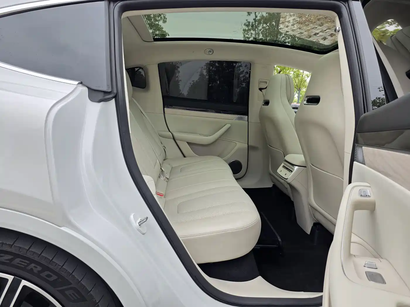 Zhijie Luxeed R7 2025 2024 Pure Electric 802km Max