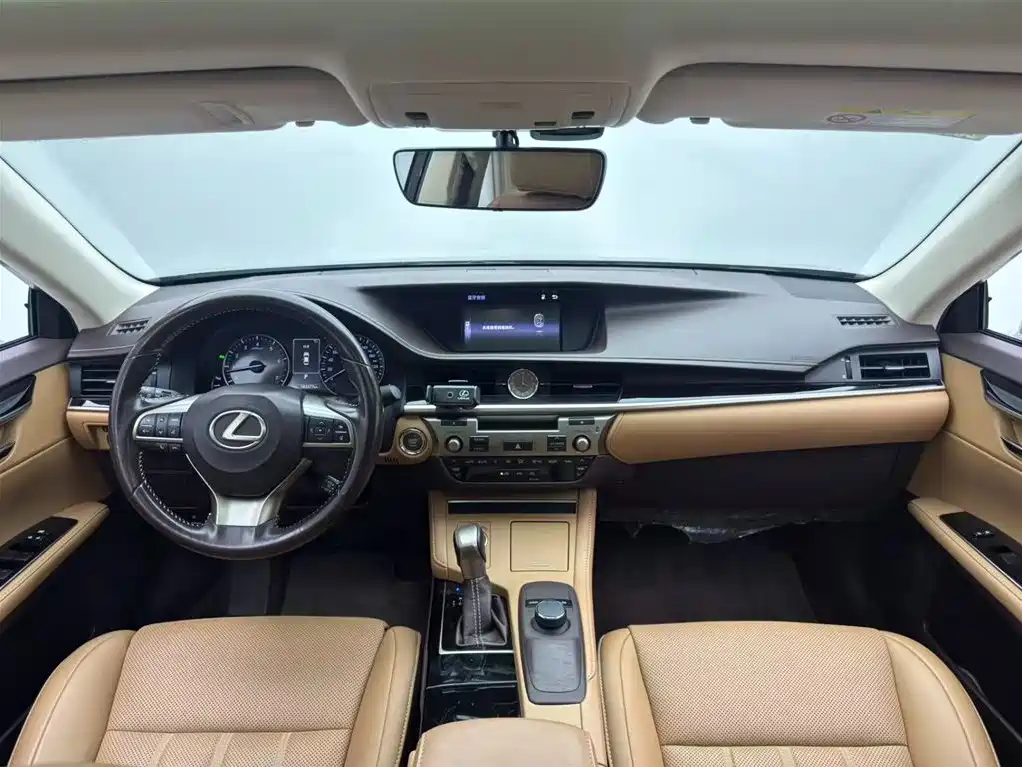 Lexus ES 2015 200 Elite Edition фото 4