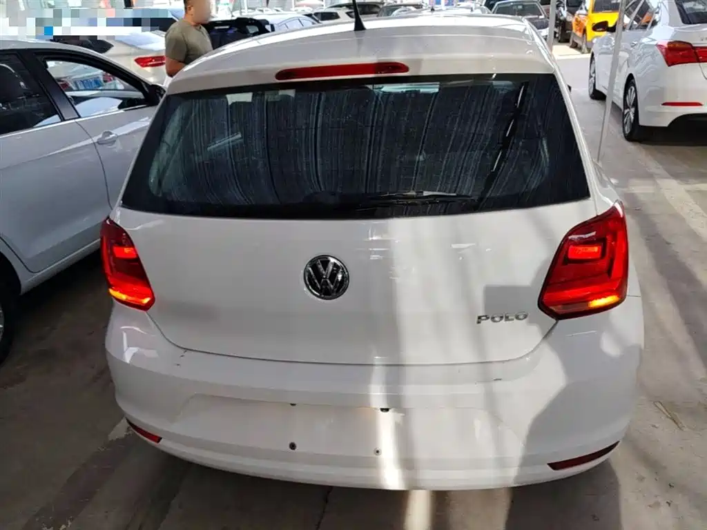 Volkswagen Polo 2016 1.4L Automatic Trend фото 6
