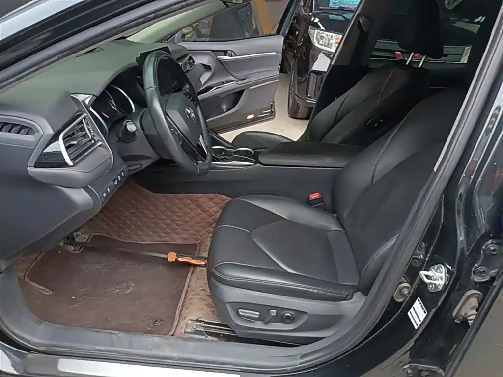 Toyota Camry 2021 2.0G Luxury Edition фото 15