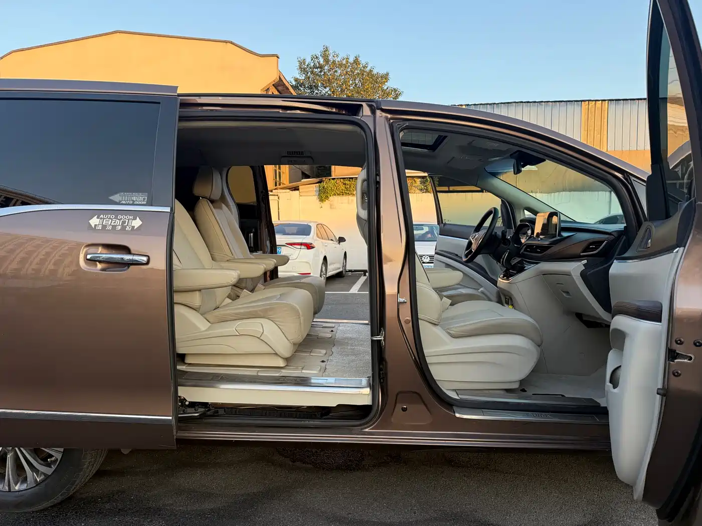 Buick GL8 2020 Model Land Business Class 652T Luxury фото 5