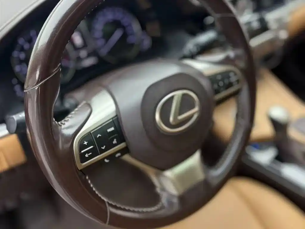 Lexus ES 2015 200 Elite Edition фото 10