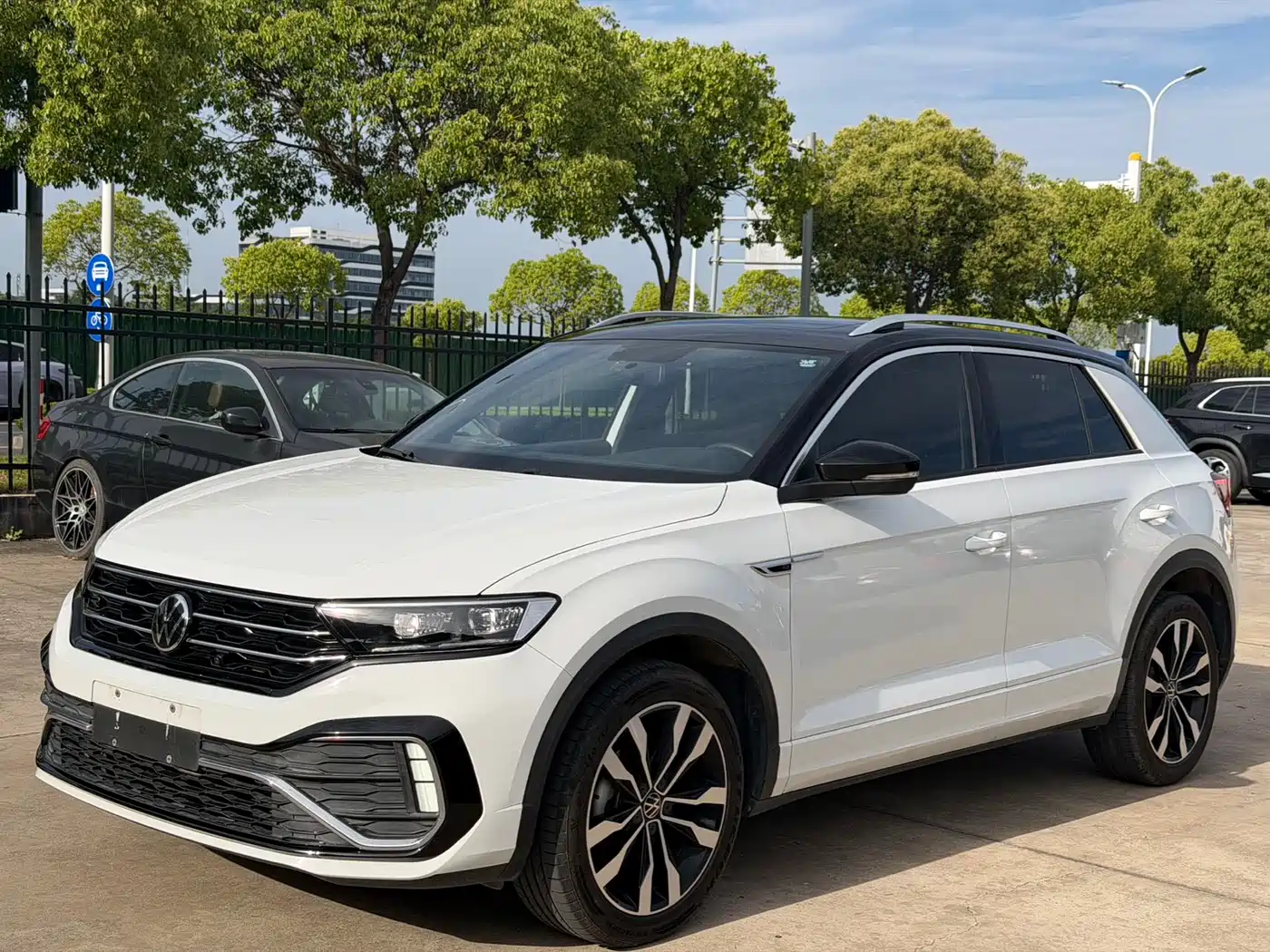 Volkswagen T-ROC 2021 280TSI DSG 2WD R-Line Pro Connected фото 2