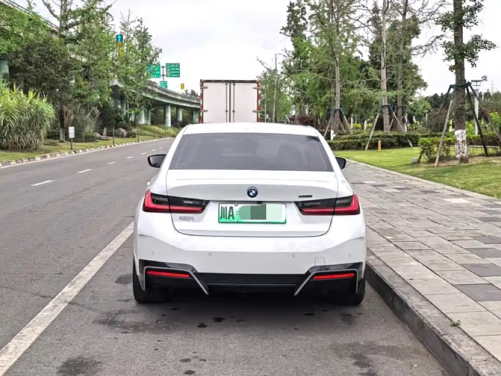 BMW i3 2025 eDrive 35 L фото 8