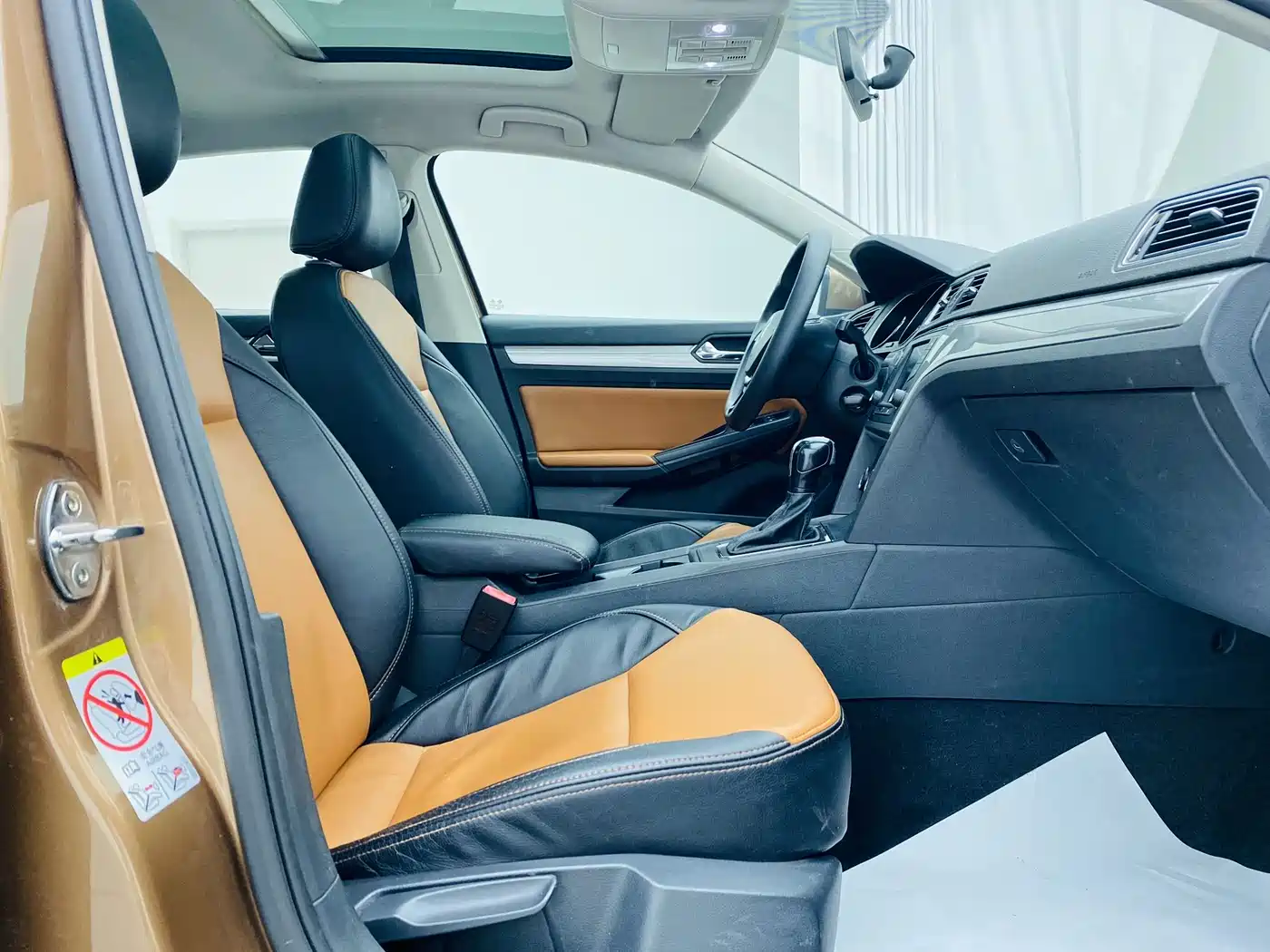 Volkswagen Lamando 2015 230TSI DSG Style фото 15