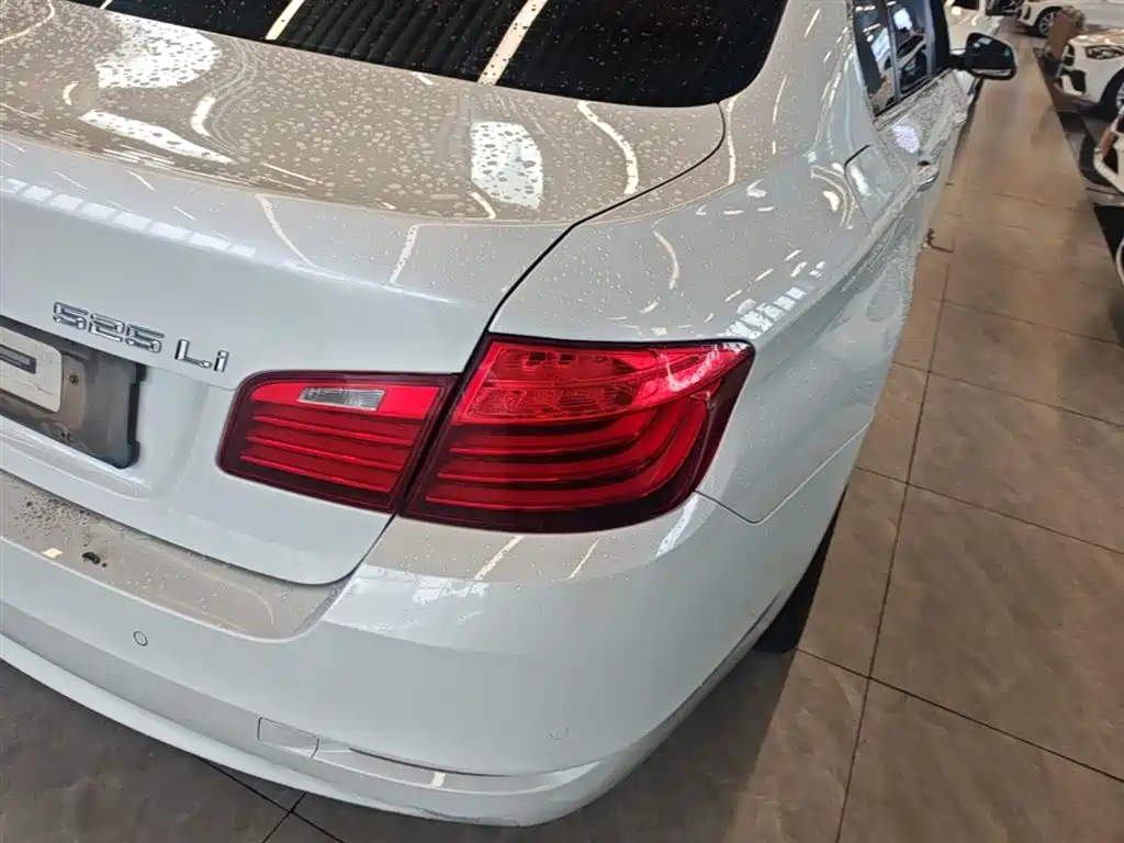 BMW 5 Series 2017 525Li Leading Edition фото 8