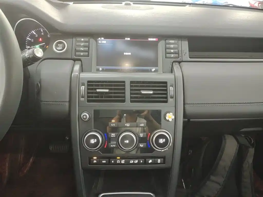 Land Rover Discovery Sport 2016 2.0T S фото 13