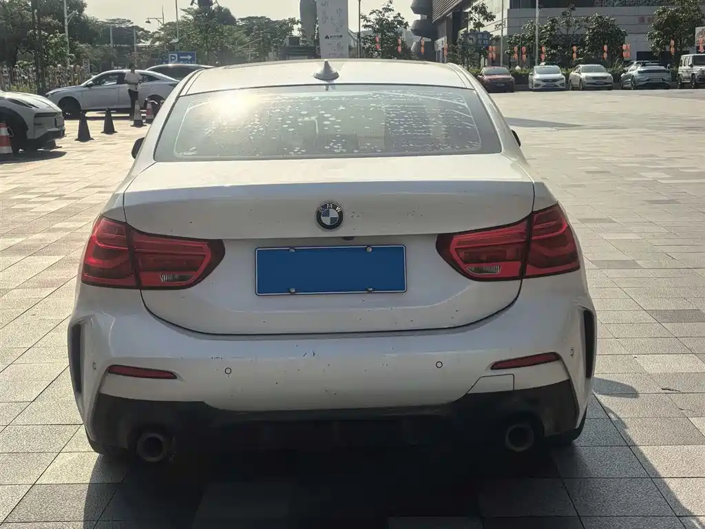 BMW 1 Series 2021 120i M Sport Shadow Edition фото 8