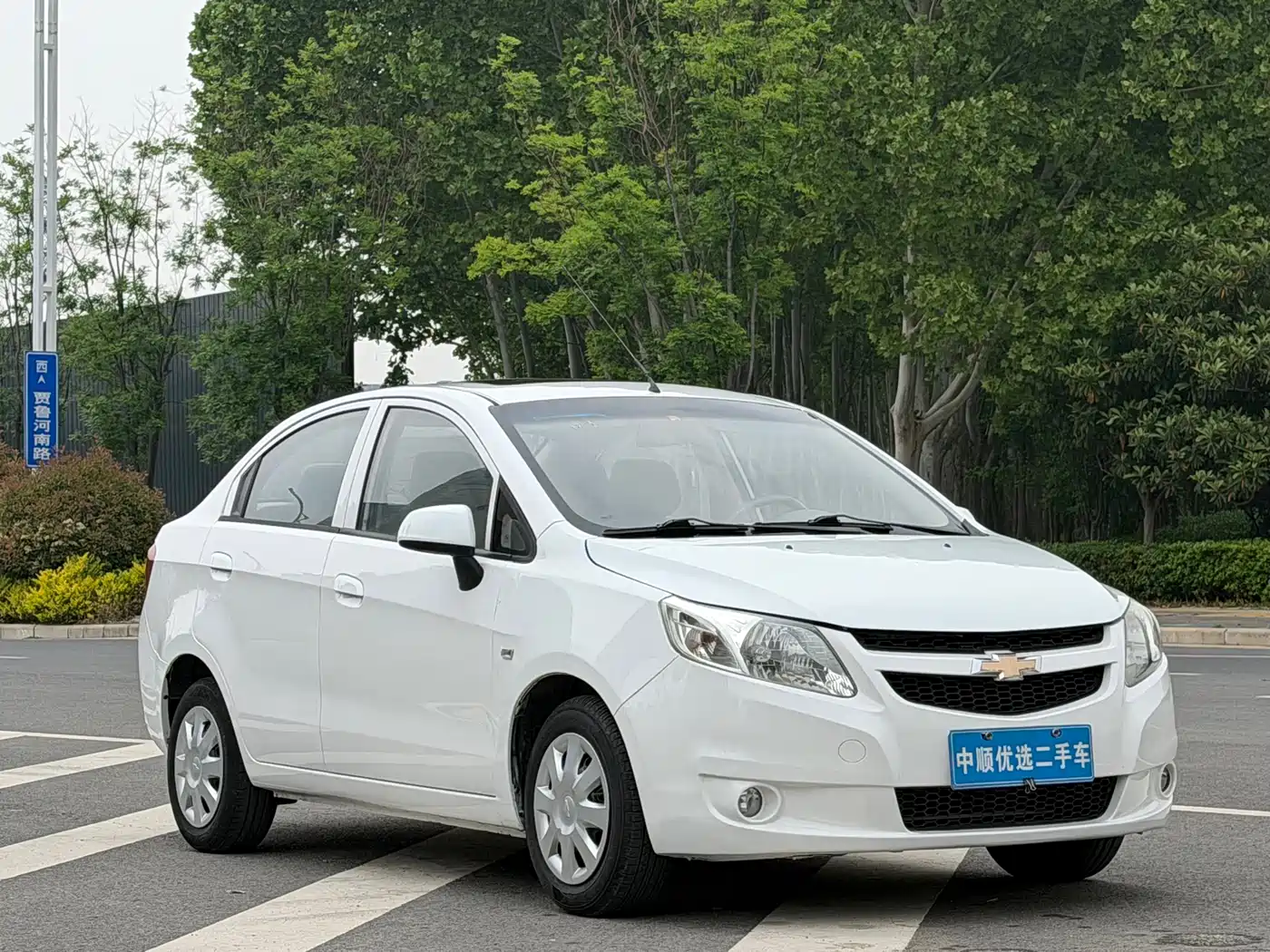 Chevrolet Sail 2013 Sedan 1.4L AMT Premium Edition фото 3