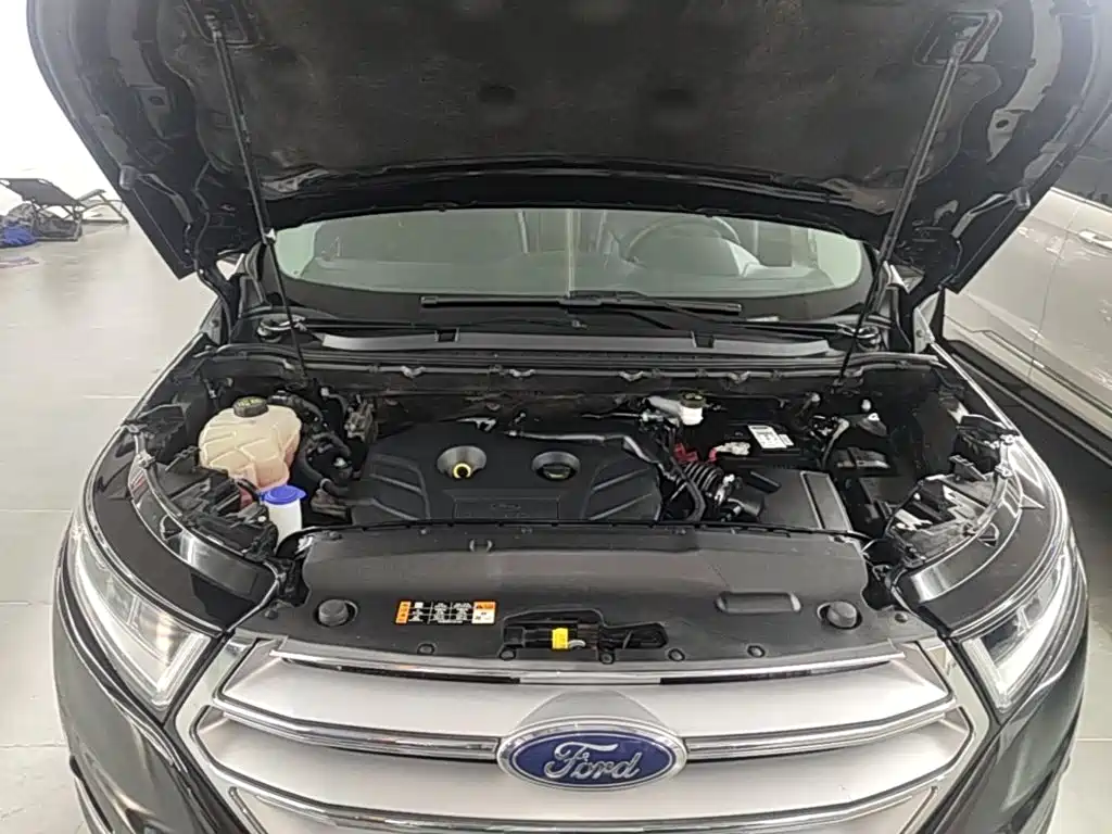 Фото 20 - Ford Edge