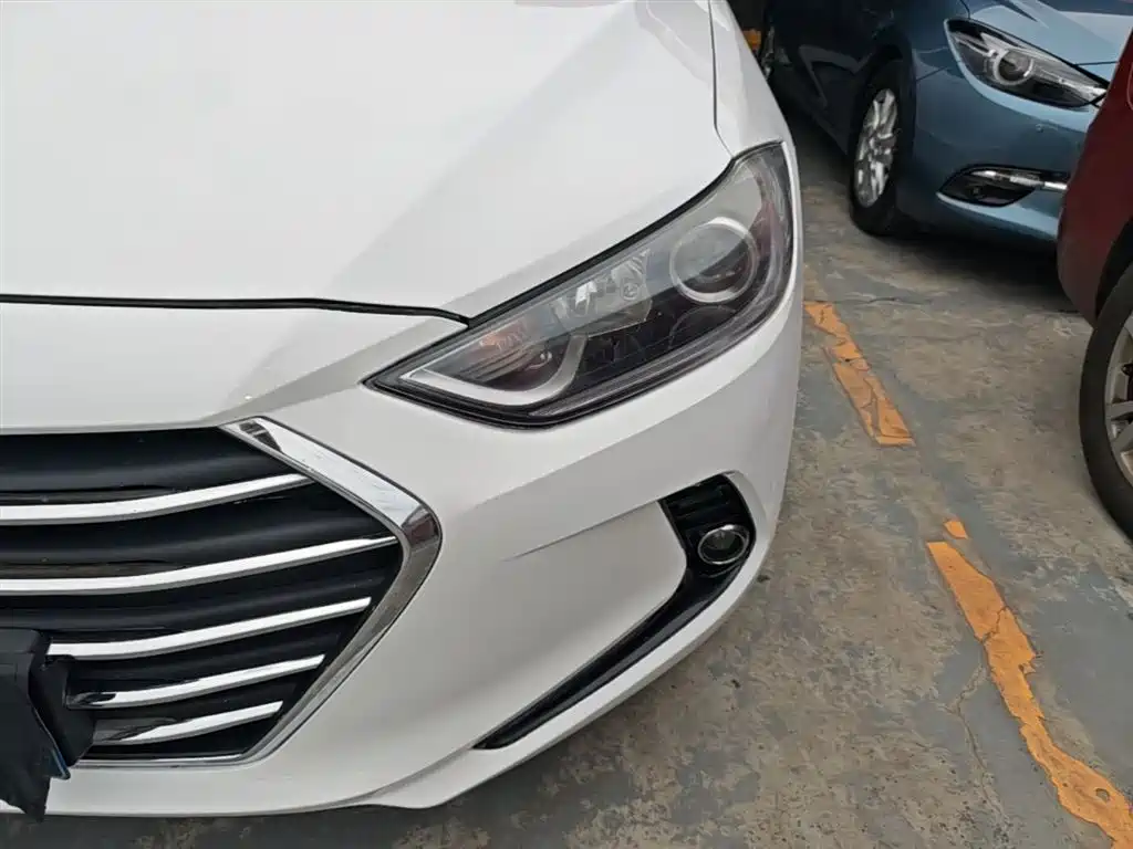 Hyundai Elantra 2016 Model 1.6L Automatic Smart Elite фото 24