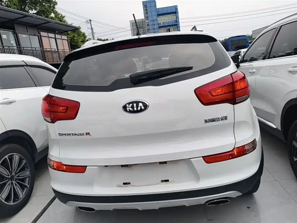 Kia Sportage 2015 2.0L Automatic 2WD GLS фото 6