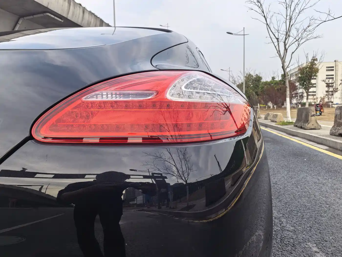 Porsche Panamera 2010 Panamera 4 3.6L фото 18
