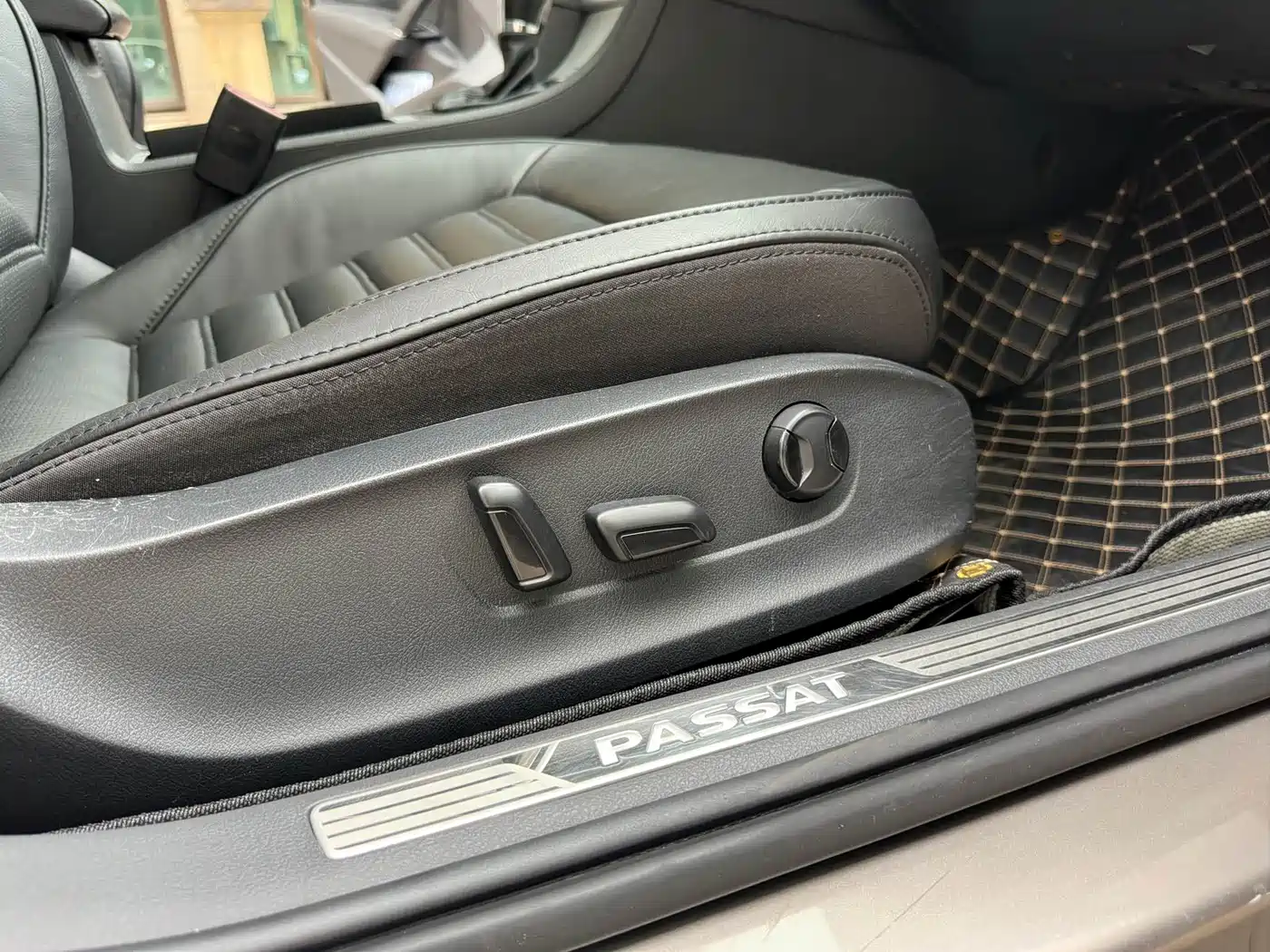 Photo 21 - Volkswagen Passat